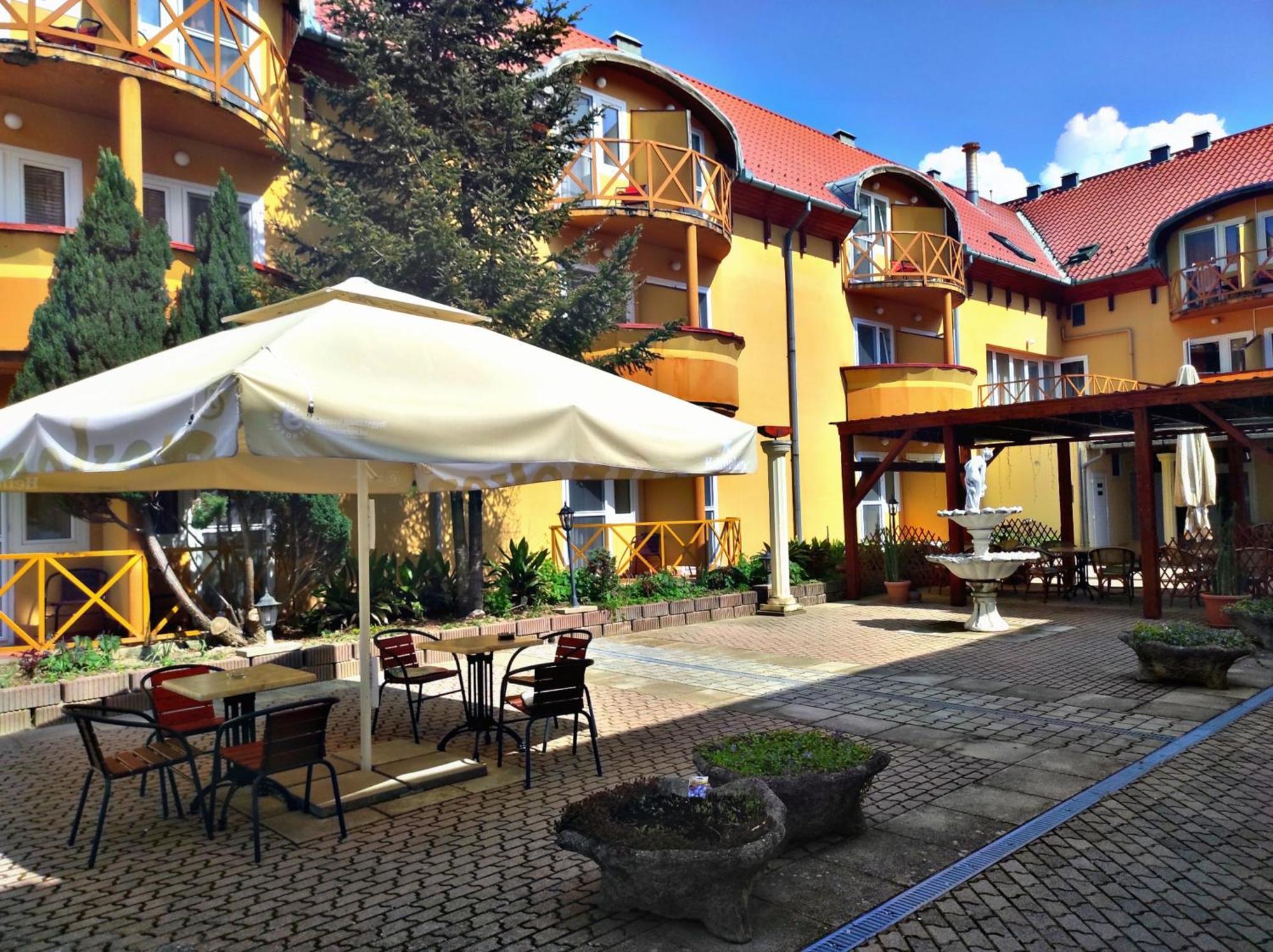 Átrium Hotel Harkány Exterior foto